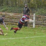 LSH beat Leigh to retain lead at top of the league
