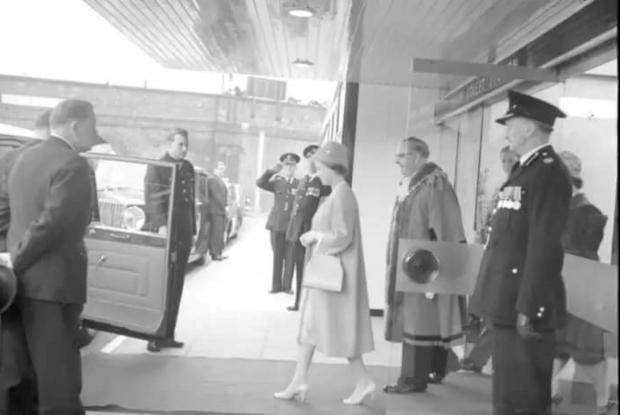 St Helens Star: The Queen arriving at St Helens Central Station