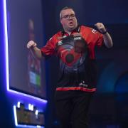 WILLIAM HILL PDC WORLD CHAMPIONSHIP  2020.ALEXANDRA PALACE.LONDON.PIC;LAWRENCE LUSTIG.ROUND2.STEPHEN BUNTING V JOSE JUSTICIA.STEPHEN BUNTING IN ACTION.